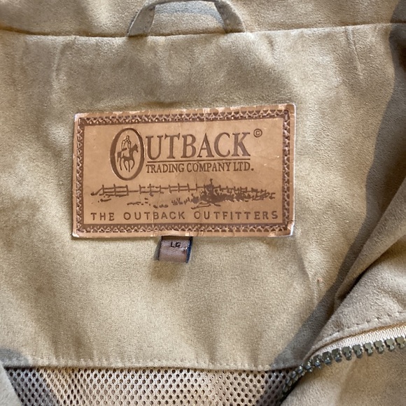 Outback Trading Rambler oilskin jacket in tan colour - Picture 2 of 6